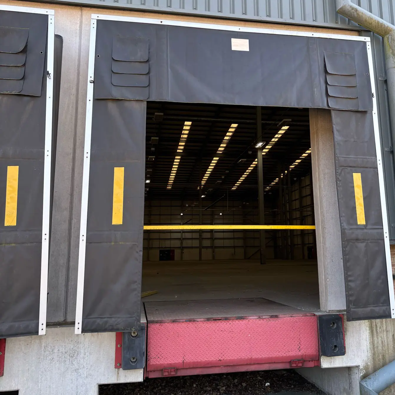 Dock Levellers & Shelters Dock Levellers & Shelters